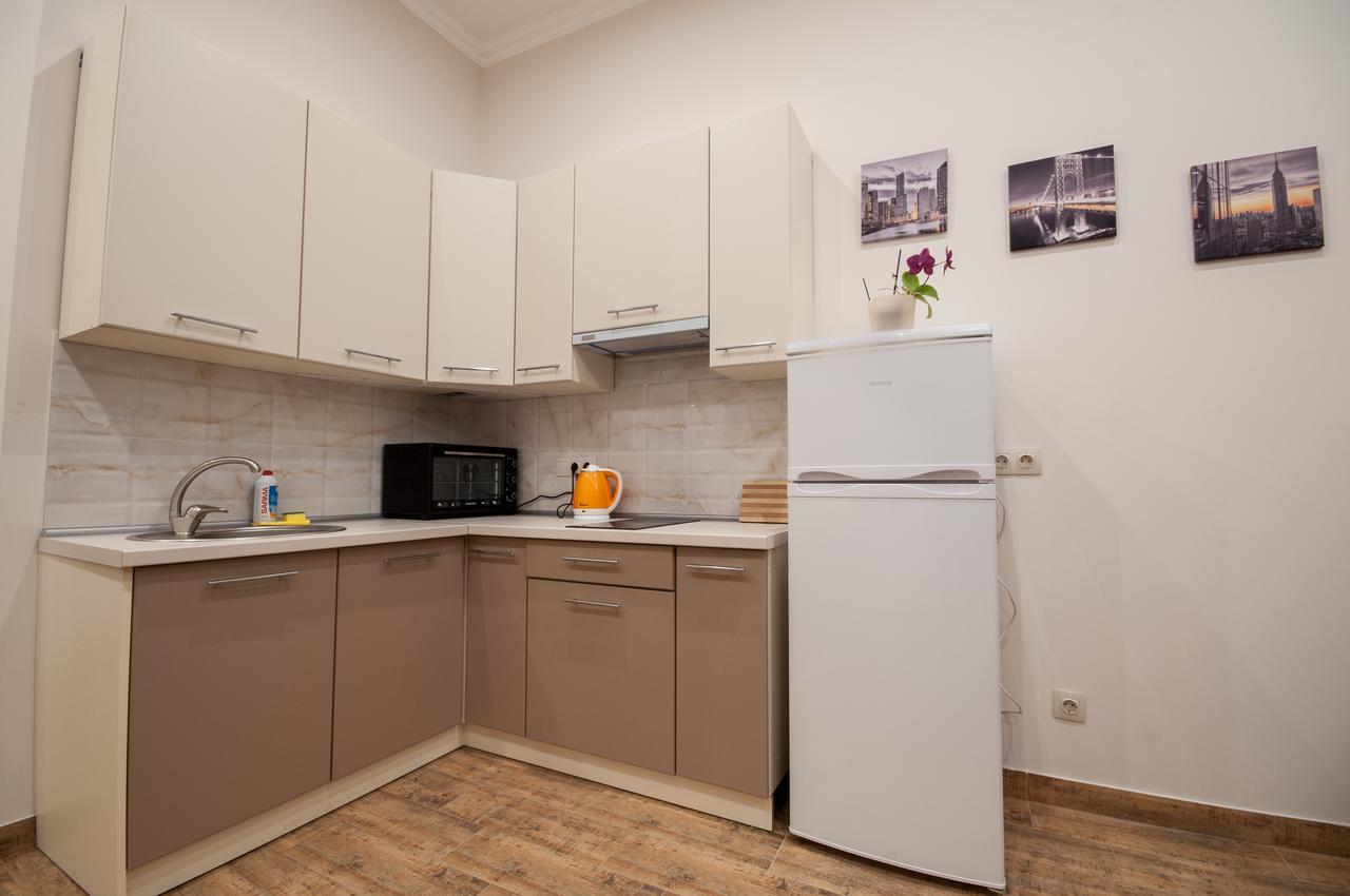 Wonderful Flat On City Center Oezjhorod Buitenkant foto
